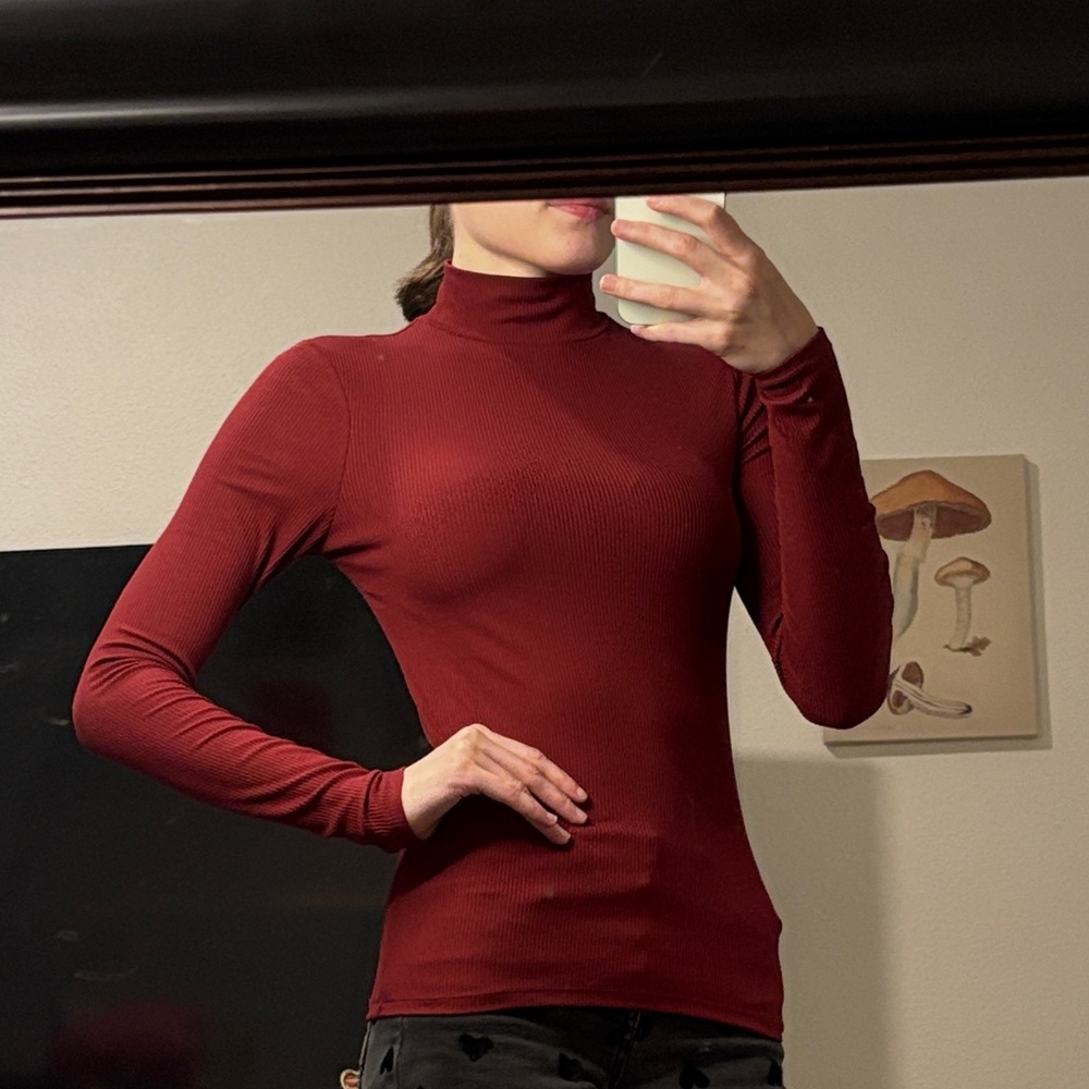 No Boundaries XS Burgundy Long Sleeve Turtleneck